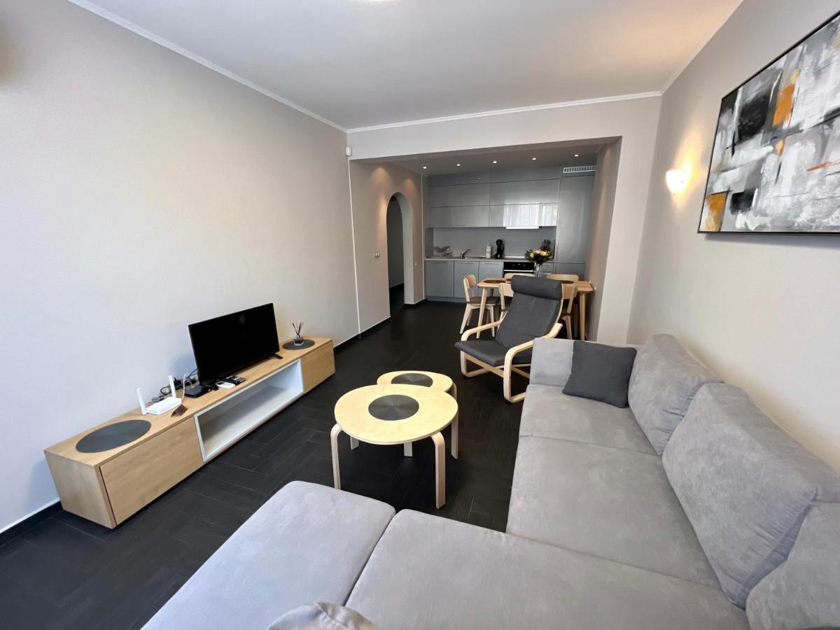 Excellent Location ! General Gurko Apartment Szófia Kültér fotó